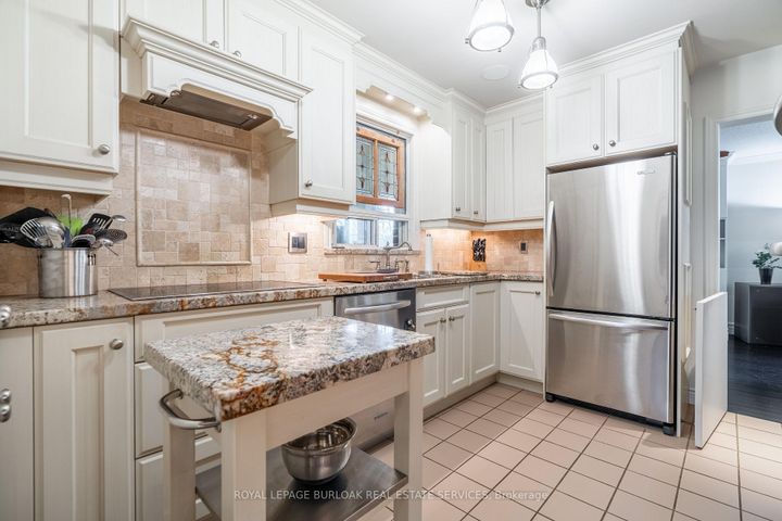 Photo 8 at 1169 Greening Avenue, Lakeview, Mississauga