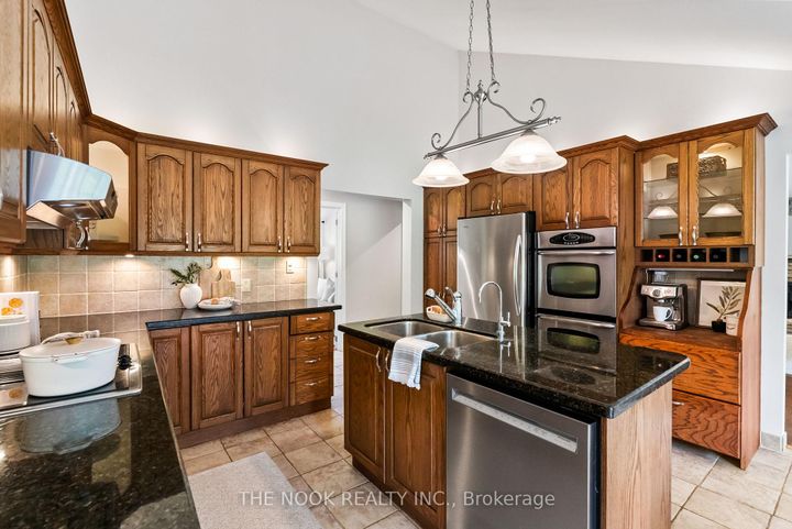 Photo 14 at 10 Stone Sound Drive, Port Perry, Scugog