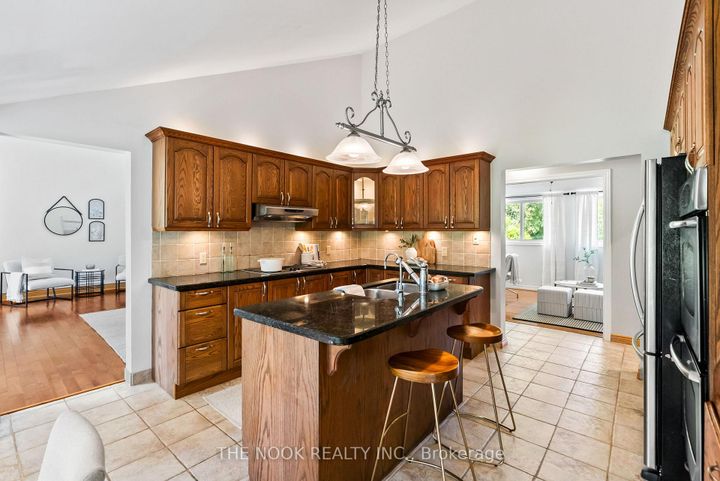 Photo 15 at 10 Stone Sound Drive, Port Perry, Scugog