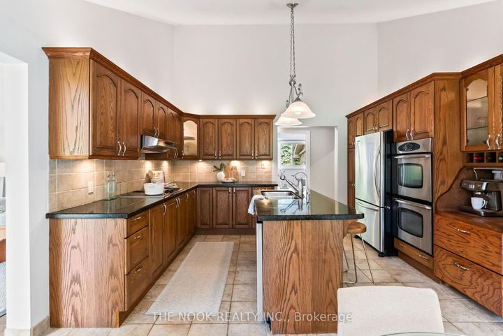 Photo 18 at 10 Stone Sound Drive, Port Perry, Scugog