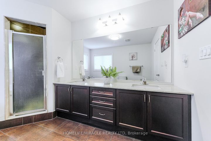Photo 23 at 122 Bonnie Braes Drive, Credit Valley, Brampton