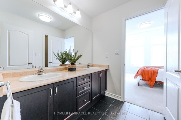 Photo 27 at 122 Bonnie Braes Drive, Credit Valley, Brampton