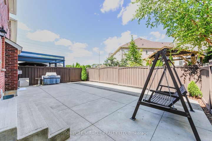 Photo 39 at 122 Bonnie Braes Drive, Credit Valley, Brampton