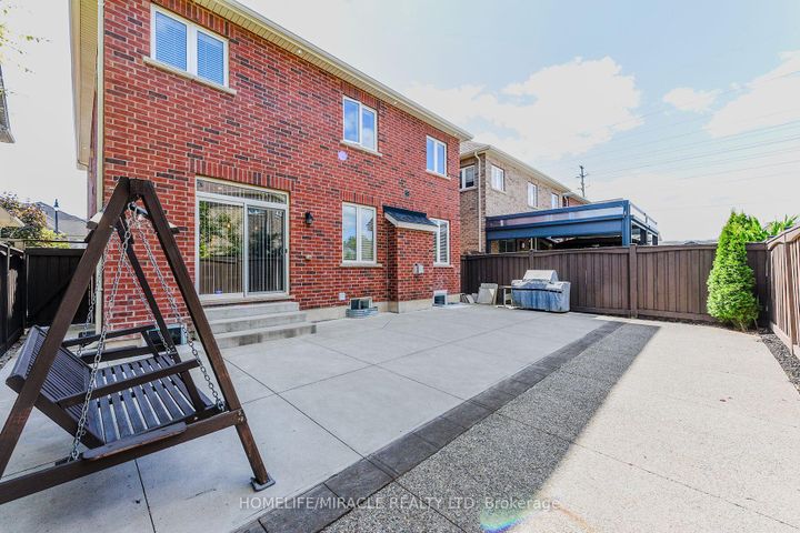 Photo 40 at 122 Bonnie Braes Drive, Credit Valley, Brampton