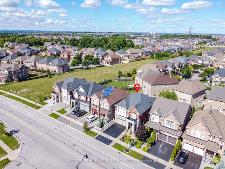 Photo 43 at 122 Bonnie Braes Drive, Credit Valley, Brampton