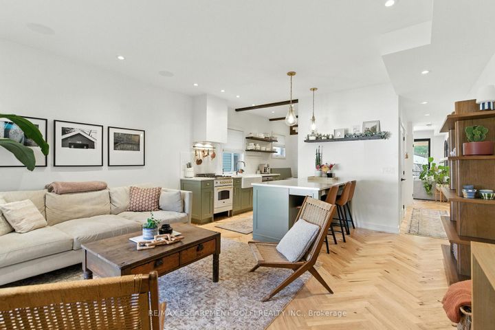 Photo 5 at 369 Charlton Avenue W, Kirkendall, Hamilton