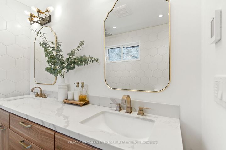 Photo 36 at 369 Charlton Avenue W, Kirkendall, Hamilton