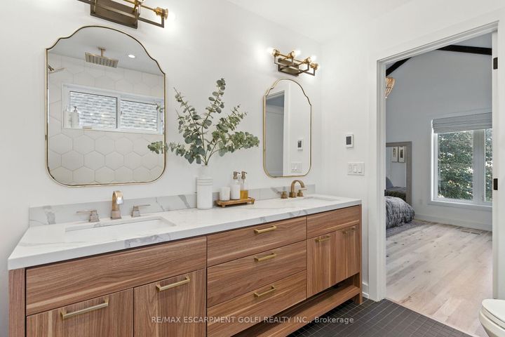 Photo 38 at 369 Charlton Avenue W, Kirkendall, Hamilton