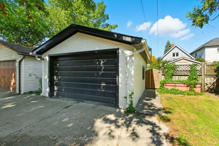 Photo 46 at 369 Charlton Avenue W, Kirkendall, Hamilton