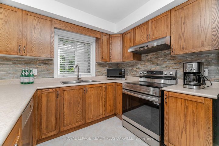 Photo 19 at 5 - 1248 Guelph Line, Mountainside, Burlington