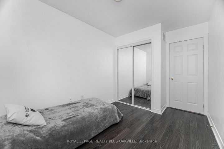 Photo 28 at 5 - 1248 Guelph Line, Mountainside, Burlington