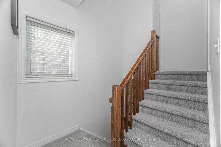 Photo 32 at 5 - 1248 Guelph Line, Mountainside, Burlington