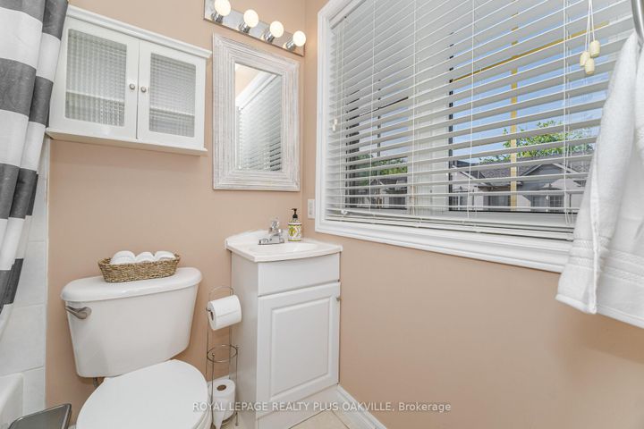 Photo 36 at 5 - 1248 Guelph Line, Mountainside, Burlington