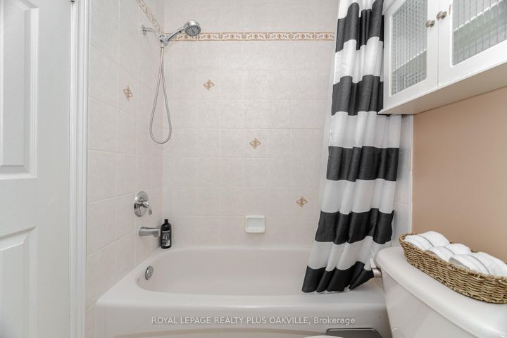 Photo 37 at 5 - 1248 Guelph Line, Mountainside, Burlington