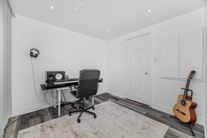 Photo 42 at 5 - 1248 Guelph Line, Mountainside, Burlington