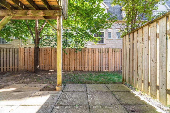 Photo 44 at 5 - 1248 Guelph Line, Mountainside, Burlington