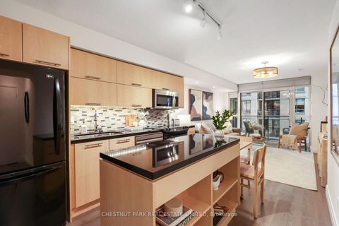 Photo 1 at 507 - 126 Simcoe Street, Waterfront Communities C1, Toronto