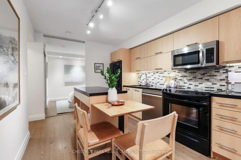 Photo 13 at 507 - 126 Simcoe Street, Waterfront Communities C1, Toronto