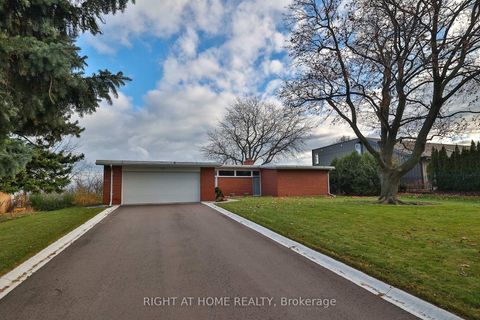 Photo 1 at 59 Hill Crescent, Scarborough Village, Toronto