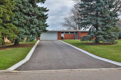Photo 3 at 59 Hill Crescent, Scarborough Village, Toronto