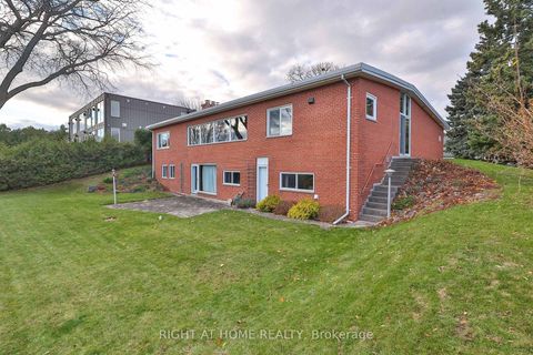 Photo 7 at 59 Hill Crescent, Scarborough Village, Toronto