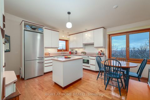 Photo 13 at 59 Hill Crescent, Scarborough Village, Toronto