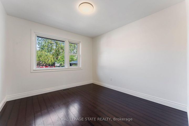 Photo 18 at 103 Wise Crescent, Huntington, Hamilton