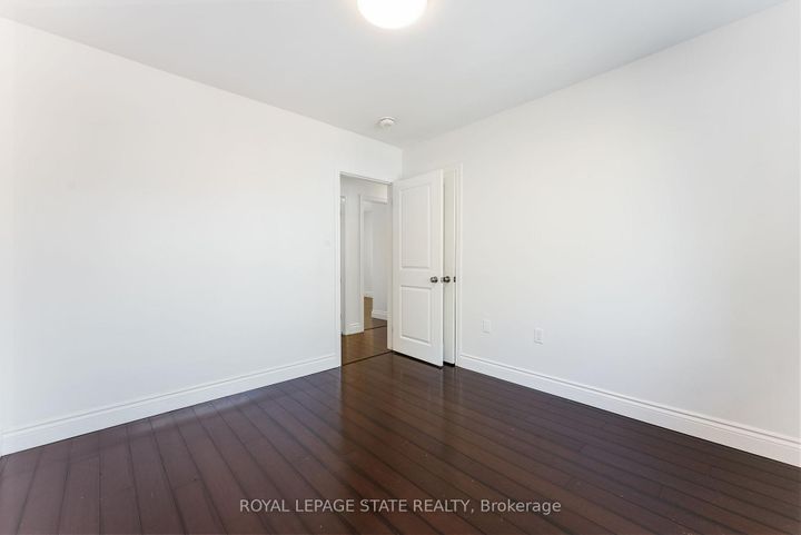 Photo 19 at 103 Wise Crescent, Huntington, Hamilton