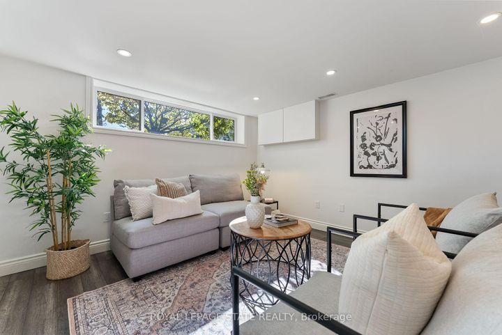 Photo 26 at 103 Wise Crescent, Huntington, Hamilton