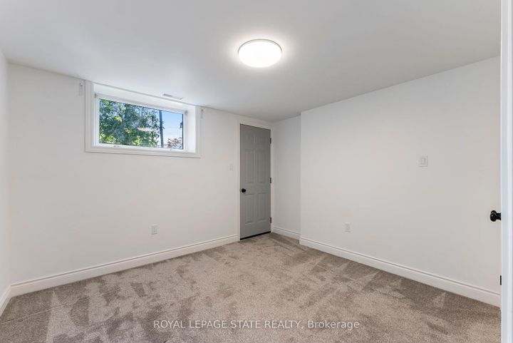Photo 31 at 103 Wise Crescent, Huntington, Hamilton
