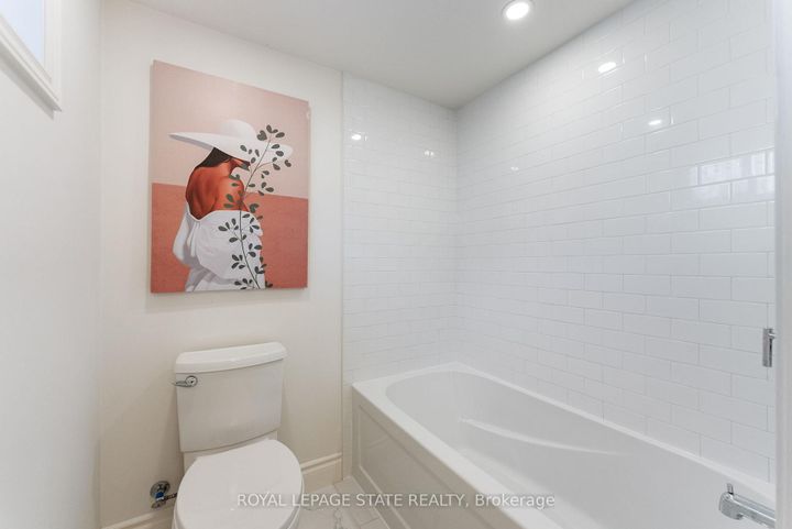 Photo 36 at 103 Wise Crescent, Huntington, Hamilton