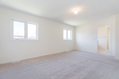 Photo 17 at 6 Cliff Thompson Court, Sutton & Jackson's Point, Georgina
