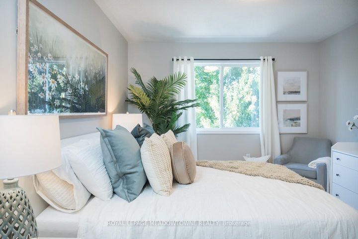 Photo 13 at 698 Edwards Avenue W, BE Beaty, Milton