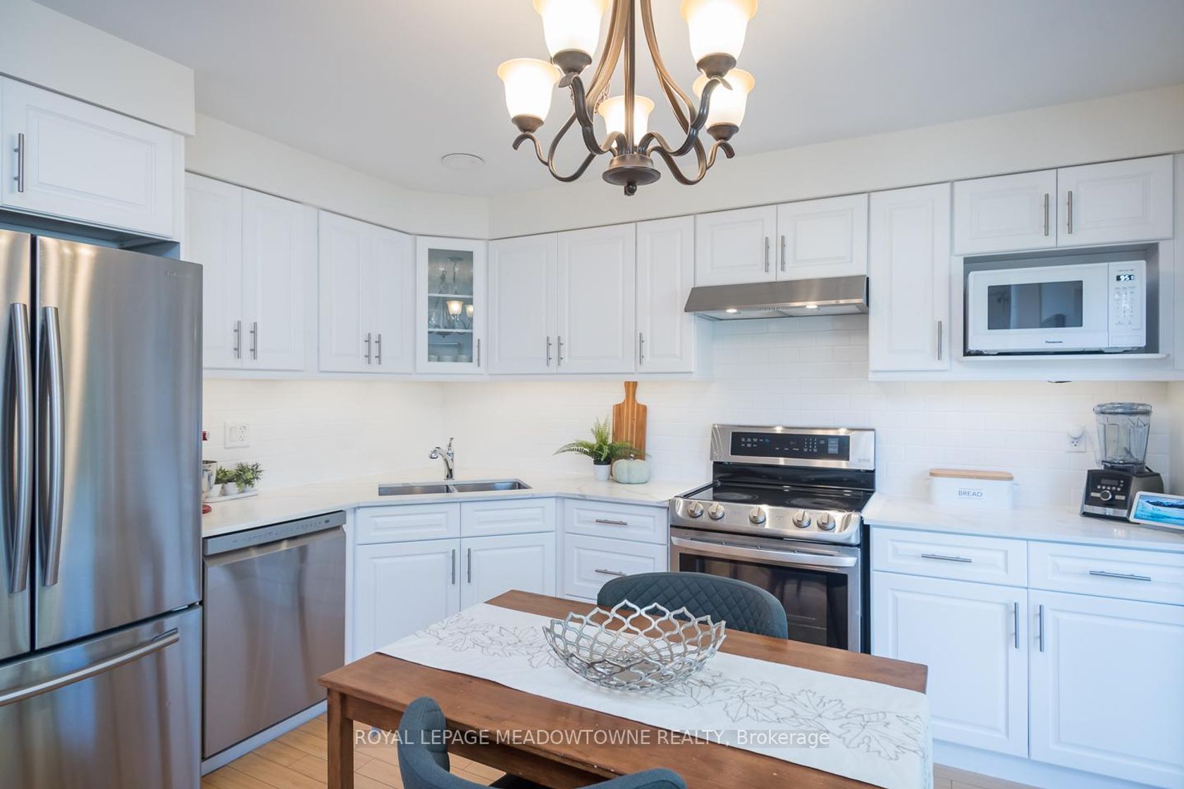 698 Edwards Avenue W, BE Beaty, Milton 2