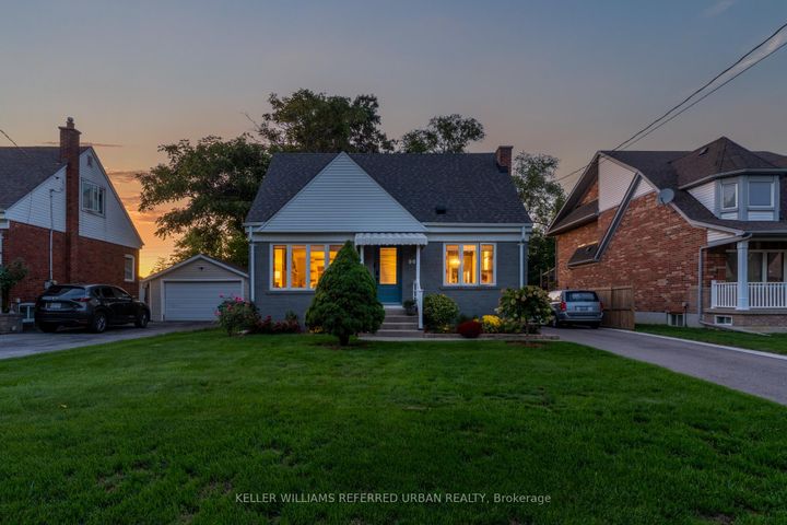 Photo 1 at 969 Dormer Street, Lakeview, Mississauga