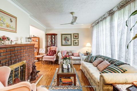 Photo 2 at 19 Royaleigh Avenue, Humber Heights, Toronto