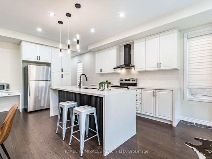 Photo 9 at 1416 Oakmont Common E, Tyandaga, Burlington
