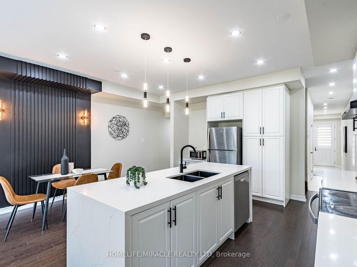 Photo 12 at 1416 Oakmont Common E, Tyandaga, Burlington