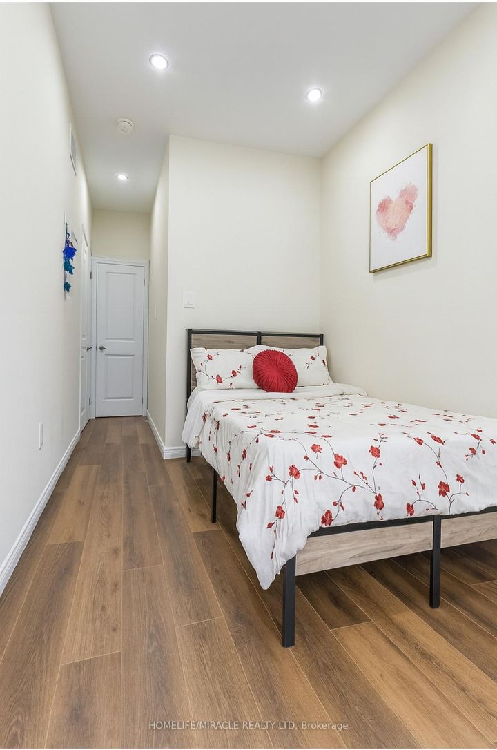 Photo 37 at 1416 Oakmont Common E, Tyandaga, Burlington