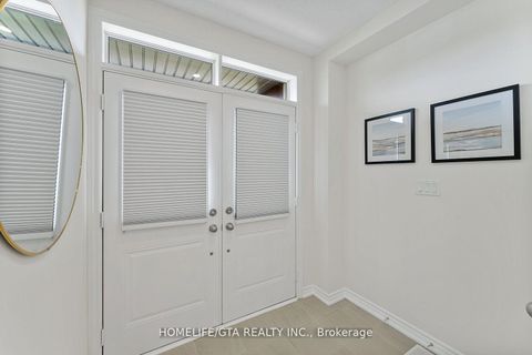 Photo 7 at 7 Holyrood Crescent, Kleinburg, Vaughan