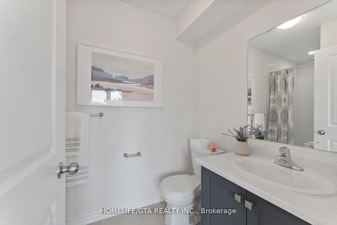 Photo 11 at 7 Holyrood Crescent, Kleinburg, Vaughan