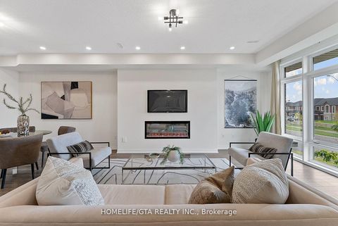 Photo 13 at 7 Holyrood Crescent, Kleinburg, Vaughan