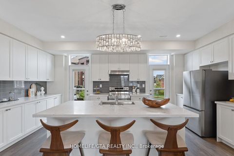 Photo 21 at 7 Holyrood Crescent, Kleinburg, Vaughan