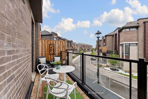 Photo 29 at 7 Holyrood Crescent, Kleinburg, Vaughan