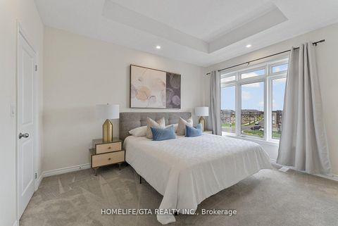 Photo 35 at 7 Holyrood Crescent, Kleinburg, Vaughan