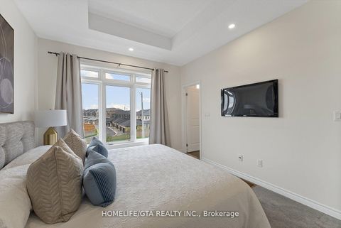Photo 36 at 7 Holyrood Crescent, Kleinburg, Vaughan