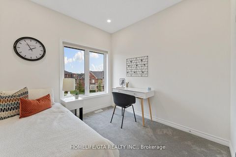 Photo 45 at 7 Holyrood Crescent, Kleinburg, Vaughan