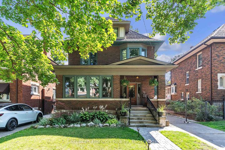 Photo 2 at 121 St Clair Avenue, St. Clair, Hamilton