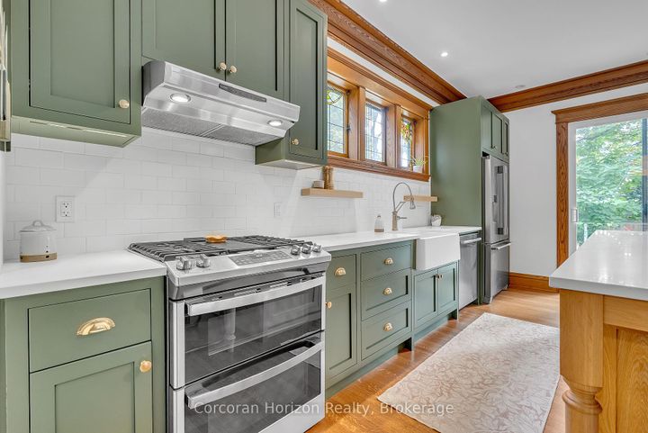 Photo 13 at 121 St Clair Avenue, St. Clair, Hamilton