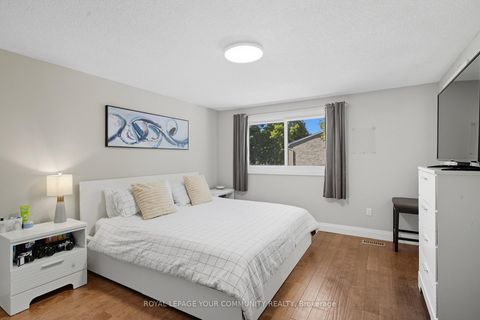 Photo 15 at 23 - 1528 Lancaster Drive, FA Falgarwood, Oakville